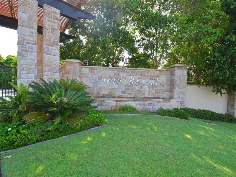 17/2 Ridgeline Way, Highland Park QLD 4211