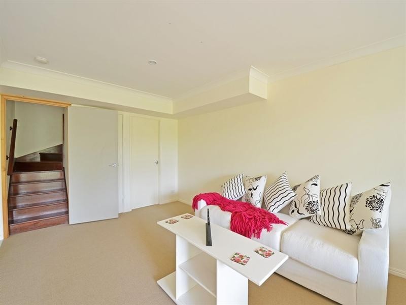 17/2 Ridgeline Way, Highland Park QLD 4211