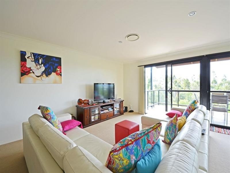 17/2 Ridgeline Way, Highland Park QLD 4211