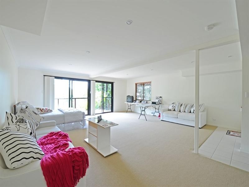 17/2 Ridgeline Way, Highland Park QLD 4211