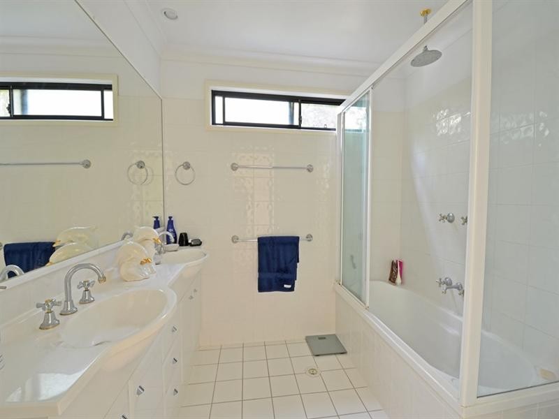 17/2 Ridgeline Way, Highland Park QLD 4211