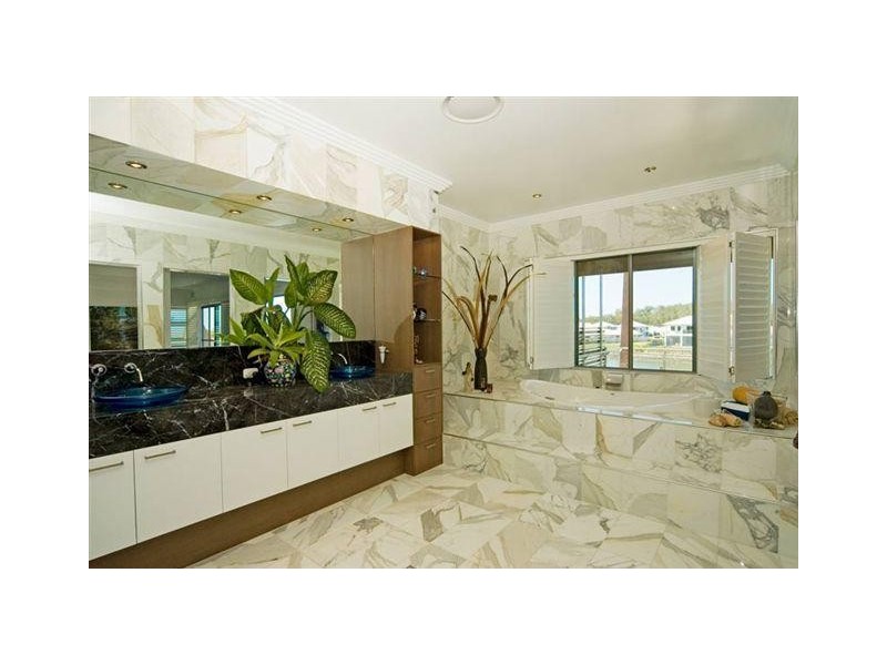 34 Buccaneer Way, Coomera QLD 4209