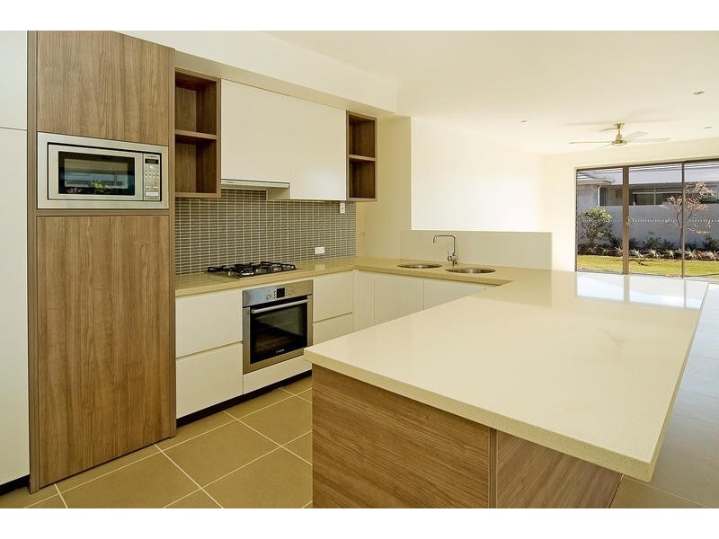 Hope Island QLD 4212