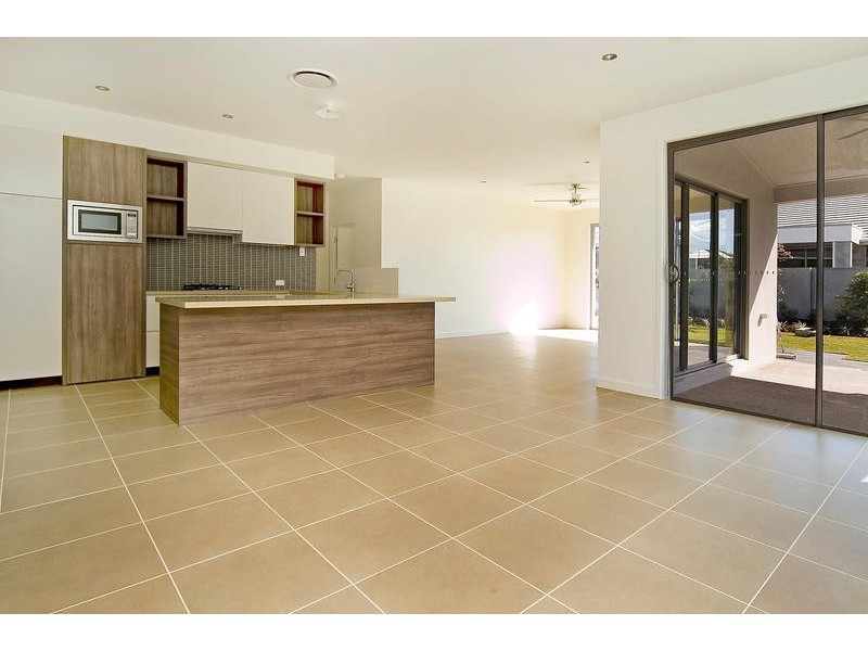 Hope Island QLD 4212