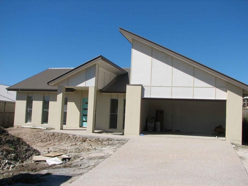 8 Sailaway Court, Coomera QLD 4209