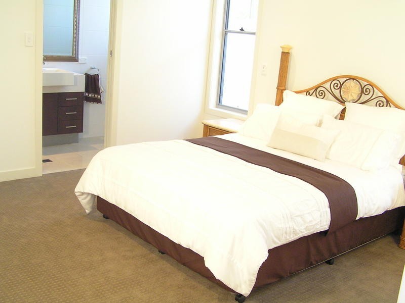 Hope Island QLD 4212