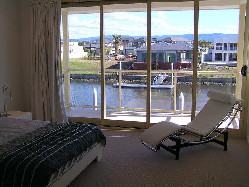 Hope Island QLD 4212