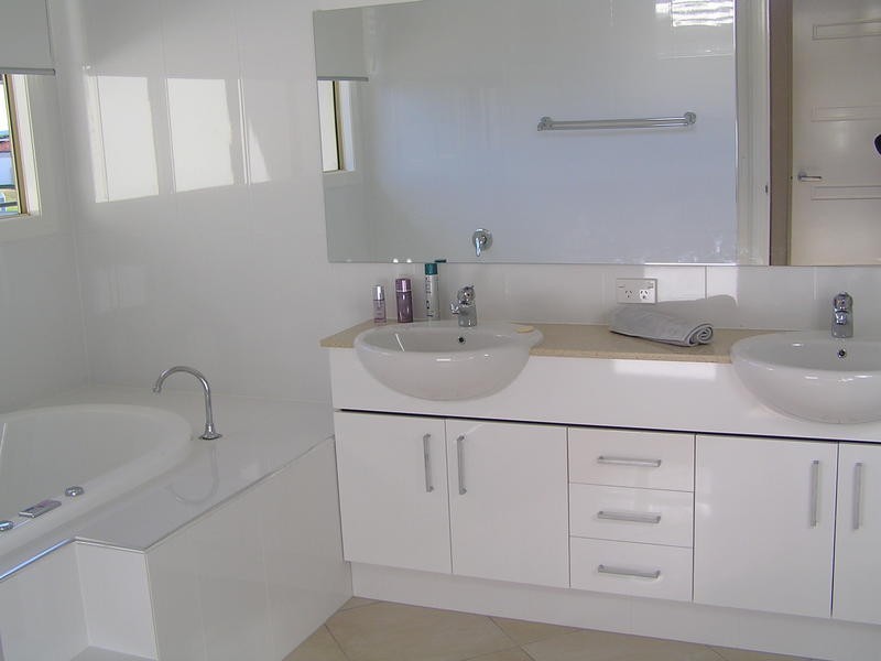 Hope Island QLD 4212