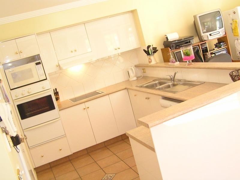 25 Westpark Court, Helensvale QLD 4212