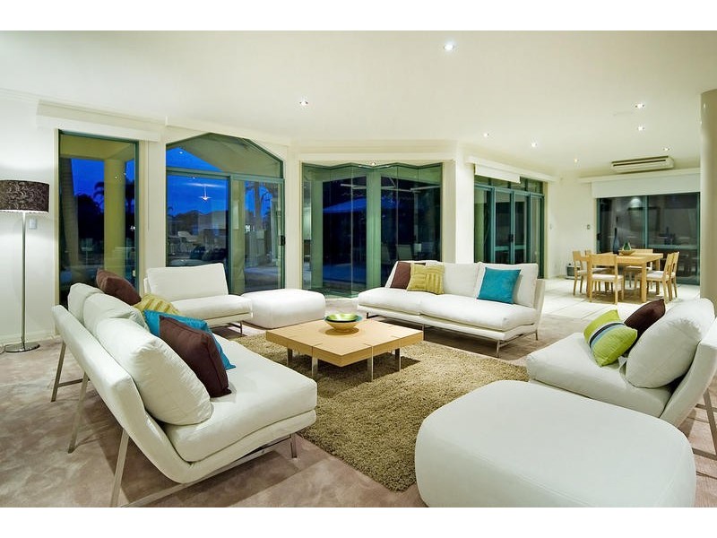 Hope Island QLD 4212