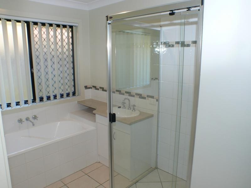 4 Tuckeroo Place, Sunnybank Hills QLD 4109