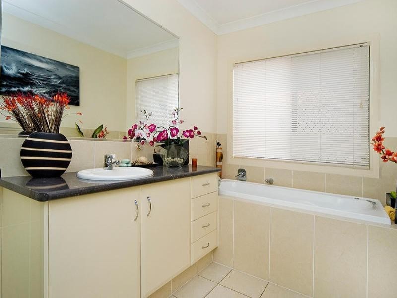 31 John Dalley Drive, Helensvale QLD 4212