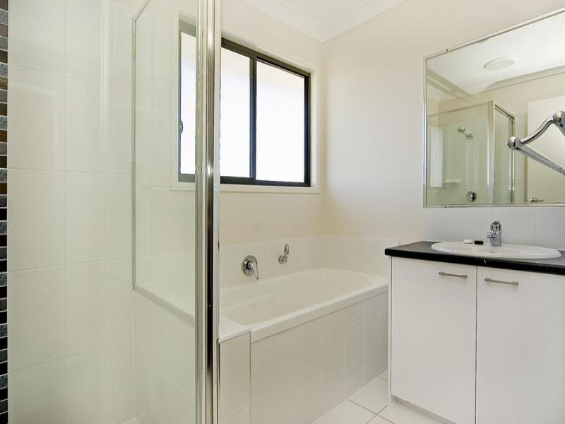 1 1 Tallon Street, Upper Coomera QLD 4209