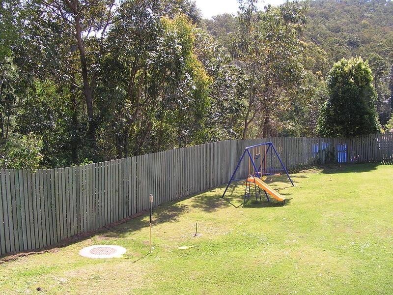 12 Pinemount Crescent, Pacific Pines QLD 4211