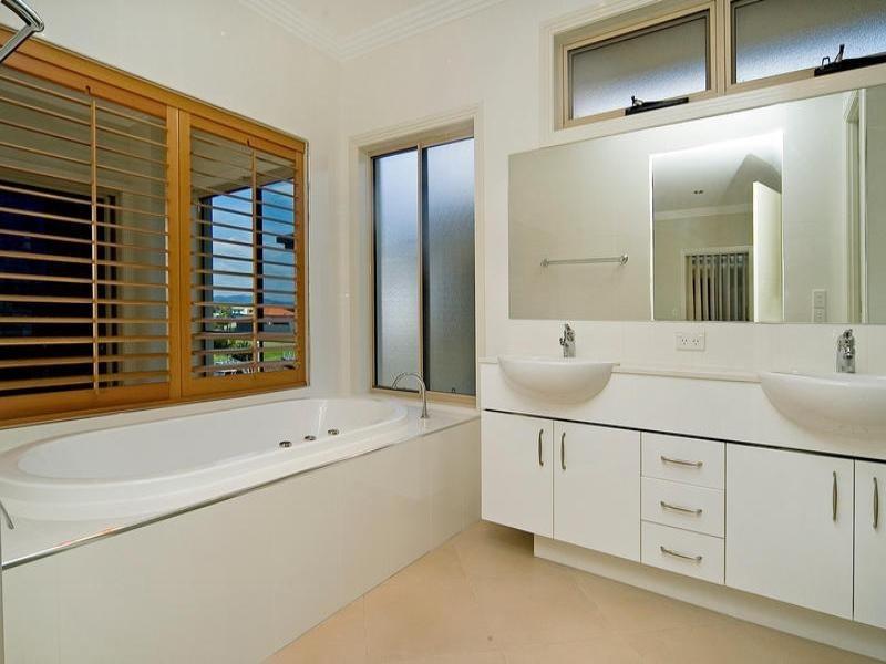 7411 Ellensbrook Drive, Hope Island QLD 4212