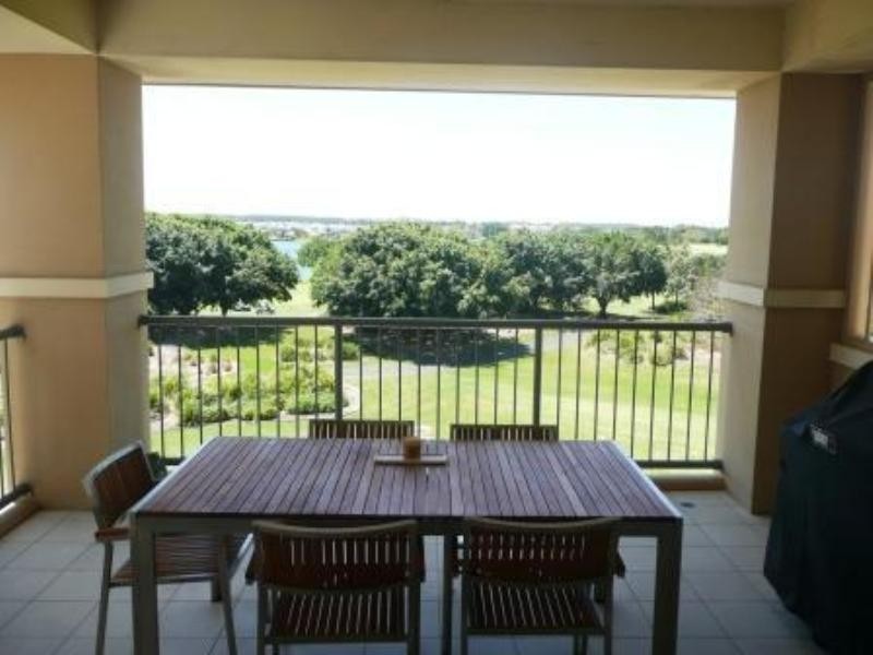 8437 Magnolia Drive East, Hope Island QLD 4212