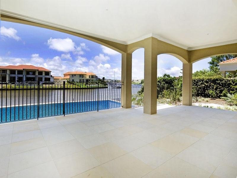 3112 Riverleigh Drive, Hope Island QLD 4212