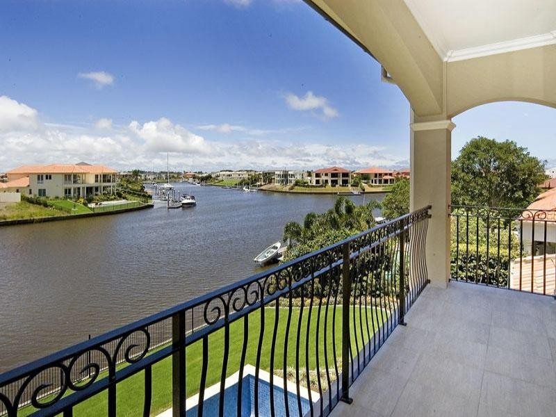 3112 Riverleigh Drive, Hope Island QLD 4212