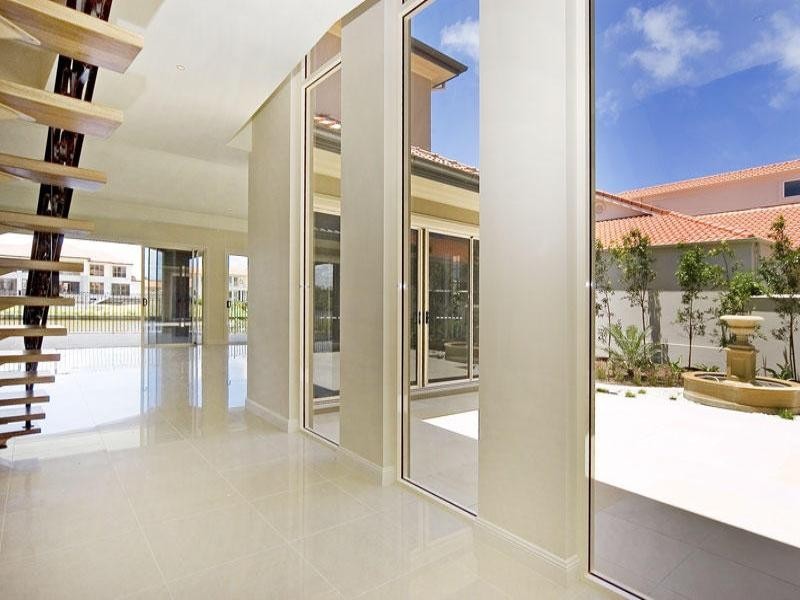 3112 Riverleigh Drive, Hope Island QLD 4212