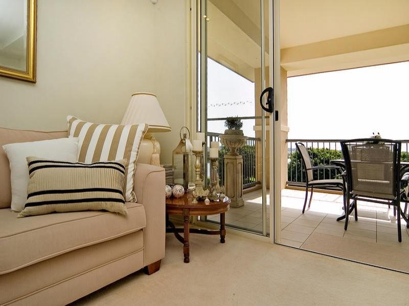 8438 Magnolia Drive East, Hope Island QLD 4212