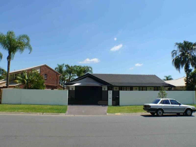 7 Tradewinds Avenue, Paradise Point QLD 4216