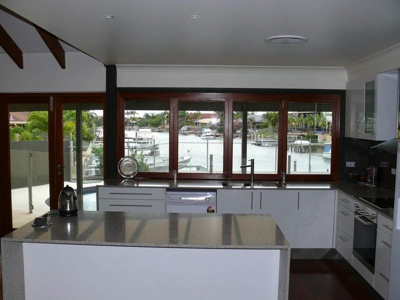 7 Tradewinds Avenue, Paradise Point QLD 4216