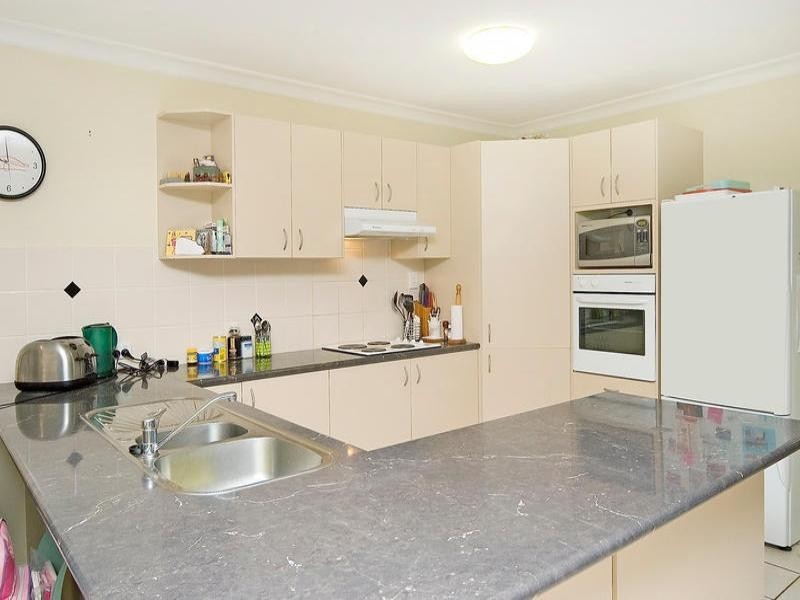 11 Fanning Court, Pacific Pines QLD 4211