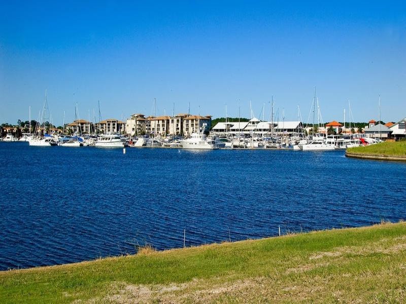 2220 Taromeo Court, Hope Island QLD 4212