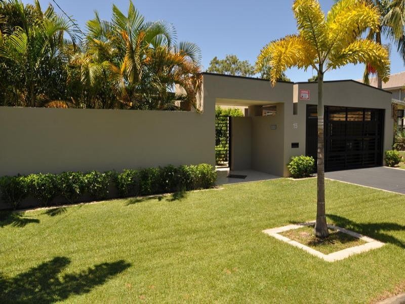 15 Wells Street, Southport QLD 4215