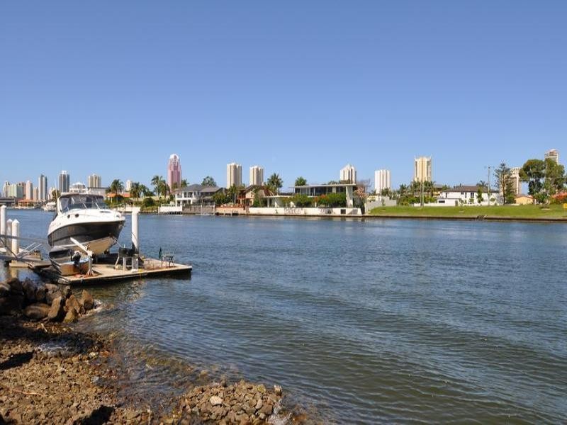 15 Wells Street, Southport QLD 4215