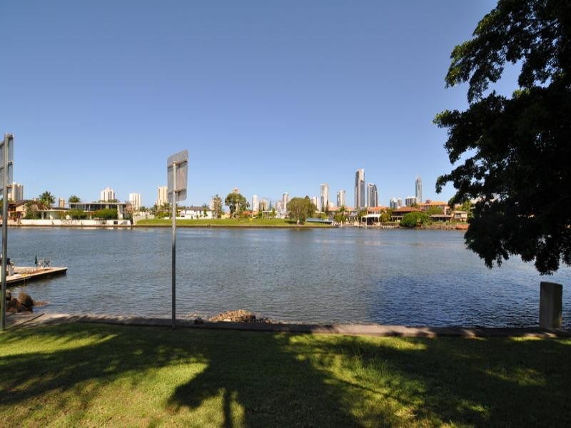 15 Wells Street, Southport QLD 4215