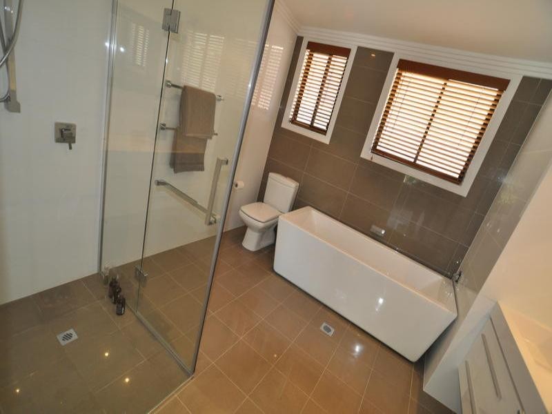 15 Wells Street, Southport QLD 4215