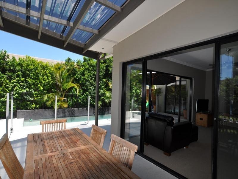 15 Wells Street, Southport QLD 4215