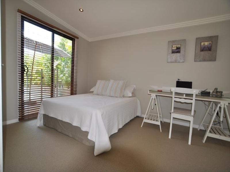 15 Wells Street, Southport QLD 4215