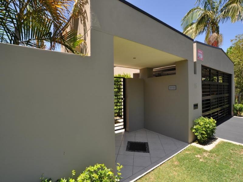 15 Wells Street, Southport QLD 4215