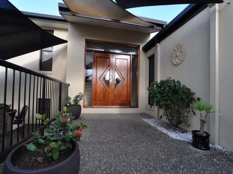 32 Convery Crescent, Highland Park QLD 4211