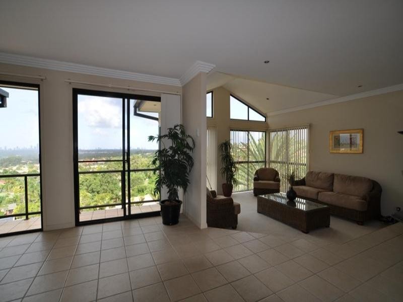 32 Convery Crescent, Highland Park QLD 4211