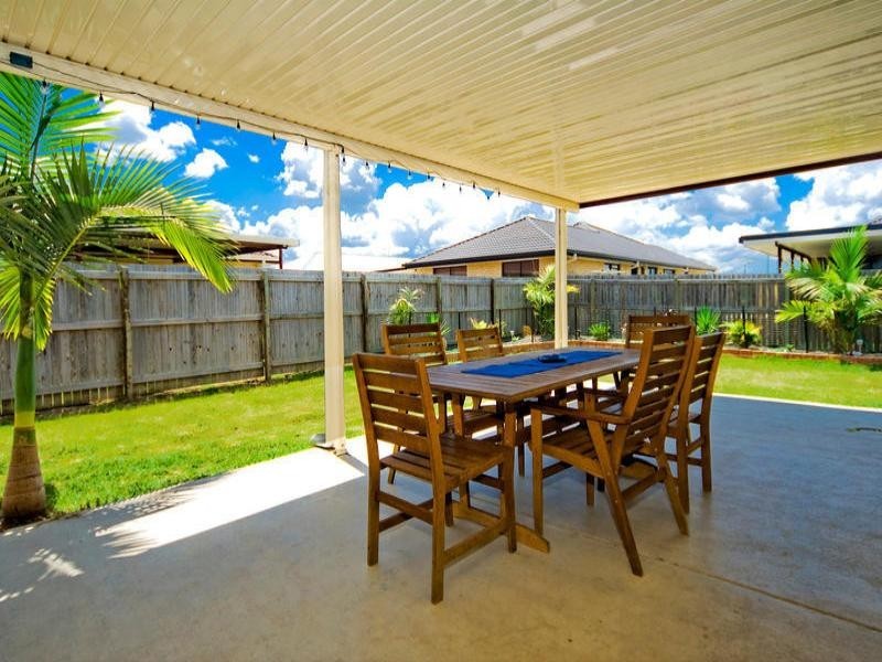 8 Lake Cootharaba Place, Logan Reserve QLD 4133