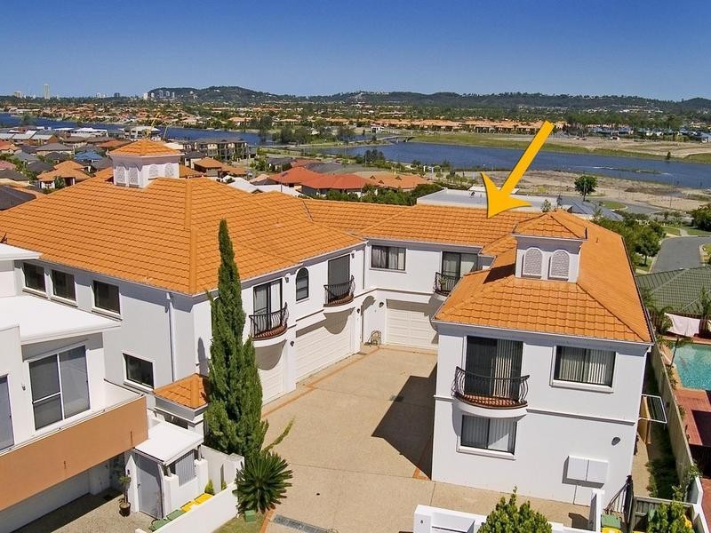 3 8 Blue Ridge Crescent, Varsity Lakes QLD 4227