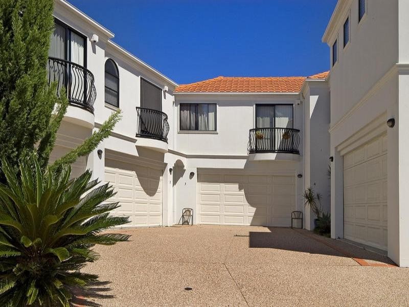 3 8 Blue Ridge Crescent, Varsity Lakes QLD 4227