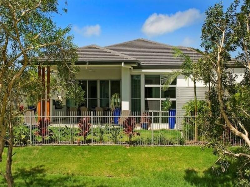 9120 Peter Senior Drive, Hope Island QLD 4212