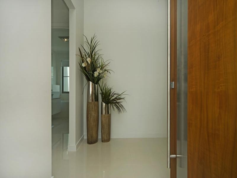 9120 Peter Senior Drive, Hope Island QLD 4212