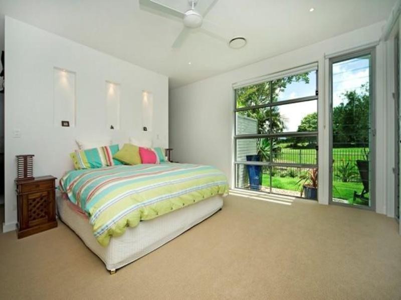 9120 Peter Senior Drive, Hope Island QLD 4212