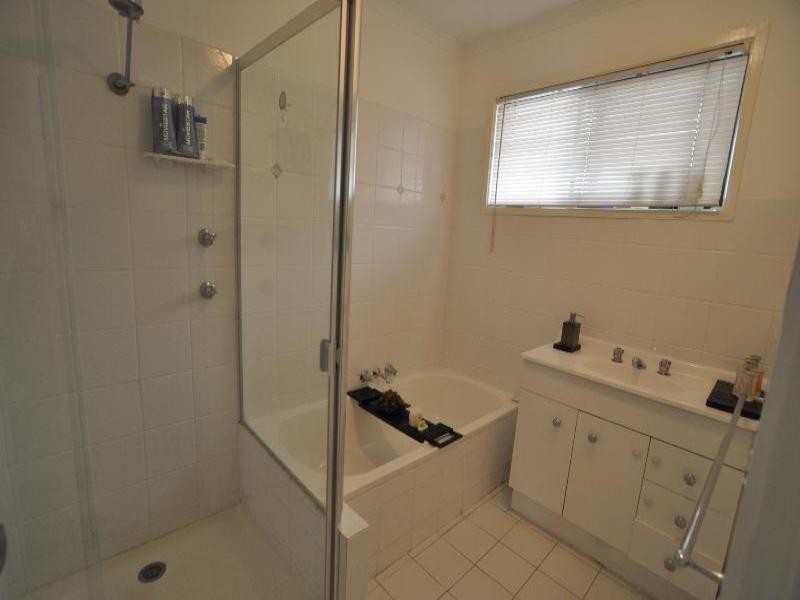 6 Jerrob Court, Carrara QLD 4211