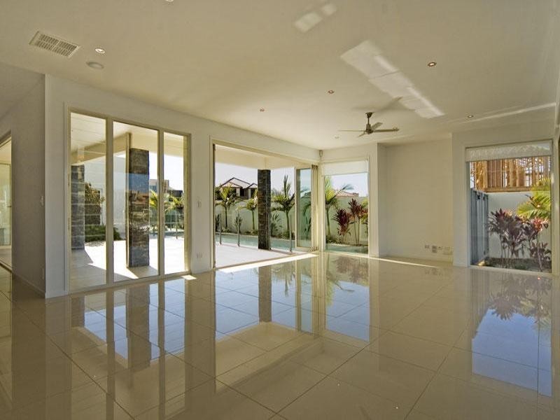 Hope Island QLD 4212