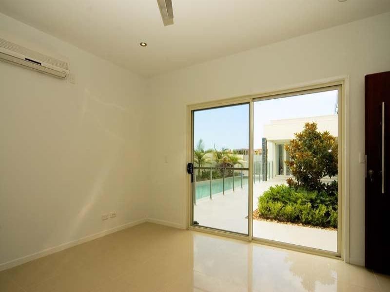 Hope Island QLD 4212