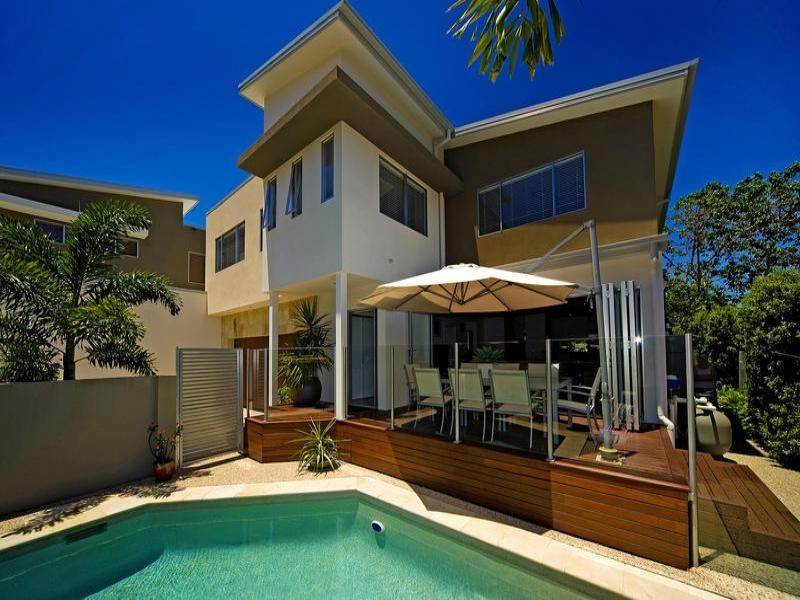 1/30 Poinsettia Avenue, Runaway Bay QLD 4216