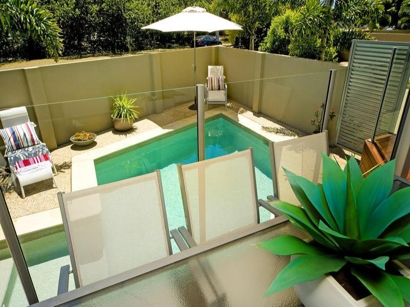 1/30 Poinsettia Avenue, Runaway Bay QLD 4216