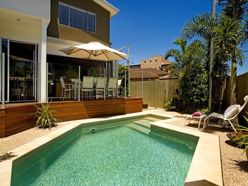 1/30 Poinsettia Avenue, Runaway Bay QLD 4216