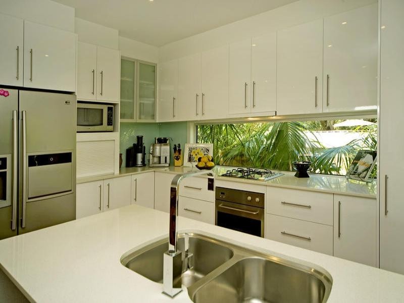 1/30 Poinsettia Avenue, Runaway Bay QLD 4216